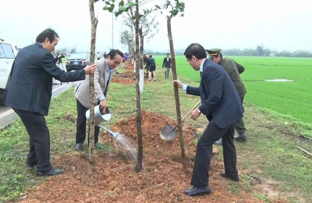 Các lãnh đạo tỉnh Thừa Thiên Huế tham gia trồng cây