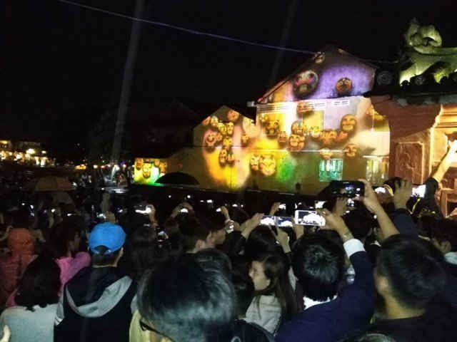 Lễ hội ánh sáng 2017. Đây được xem là một trong những lễ hội tạo điểm nhấn cho Hội An trong dịp năm mới.