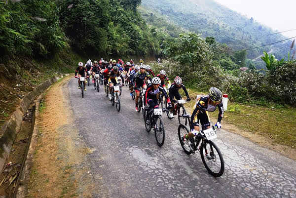 Các vận động tham gia Giải đua xe đạp quốc tế Giải vượt núi Ô Quý Hồ (Sa Pa ) năm 2016 do UBND tỉnh Lào Cai tổ chức