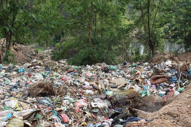 Bãi rác Noong Bua tồn tại hơn 20 năm gây bức xúc, lo lắng cho người dân