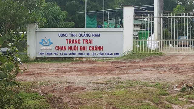 Tấm biển lợi dụng danh nghĩa UBND tỉnh Quảng Nam