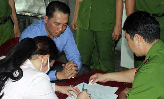 Đối tượng Nguyễn Văn Yên  đang khai nhận việc bán hóa đơn với cơ quan công an