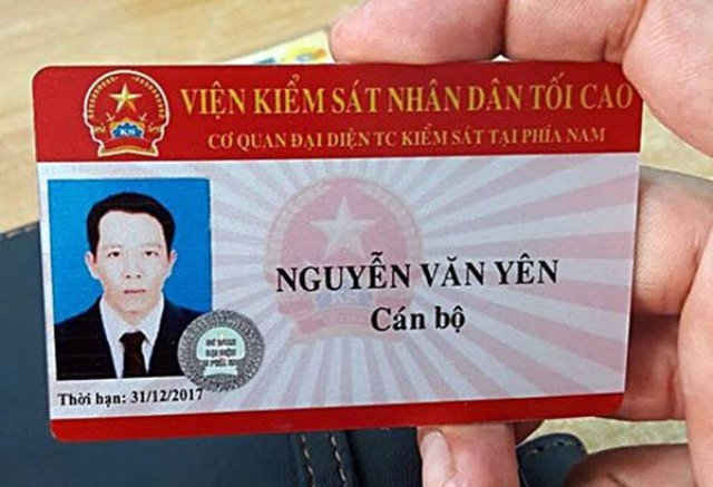 Thẻ cán bộ nghi là giả mạo của đối tượng Nguyễn Văn Yên  