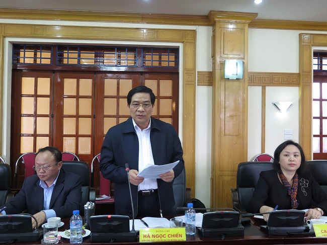 Ông Hà Ngọc Chiến - Chủ tịch Hội đồng dân tộc Quốc hội phát biển chỉ đạo tại buổi làm việc