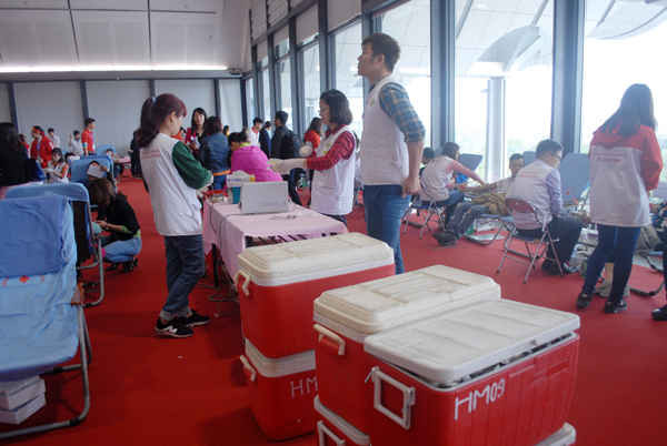 Ước tính trong ngày 18/2, Lễ hội Xuân hồng tiếp nhận tối thiểu là 10.000 đơn vị máu phục vụ nhu cầu cấp cứu và điều tại bệnh viện