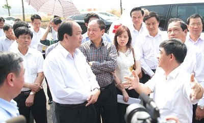 Bộ trưởng, Chủ nhiệm VPCP Mai Tiến Dũng kiểm tra tuyến đường Minh Hưng-Đồng Nơ.