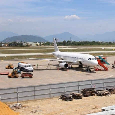 Nhân viên sửa chữa cầu ống lồng trong sân bay Đà Nẵng bị kẹp chết