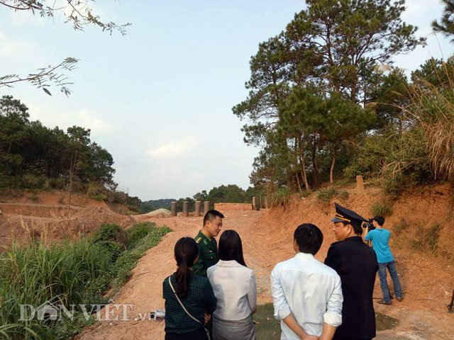 Lực lượng liên ngành tỉnh Lạng Sơn tuần tra, kiểm soát tại các đường mòn lối mở ở “điểm nóng” mốc 1232 chiều ngày 22.2.