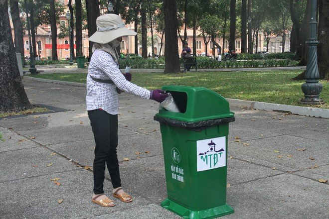 Thùng rác công cộng được bố trí tại khu vực trung tâm thành phố