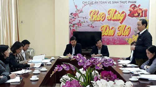 Họp Ban Chỉ đạo ATVSTP TP Hà Nội về việc tăng cường các biện pháp phòng chống ngộ độc thực phẩm do rượu chiều 2-3