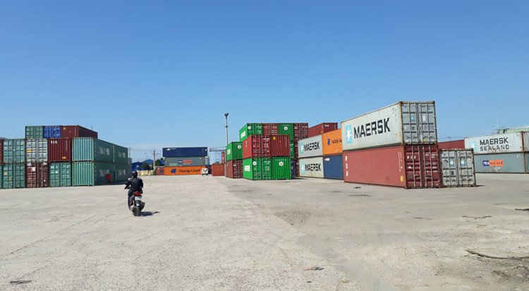 Hàng hoá tại cảng Quy Nhơn 