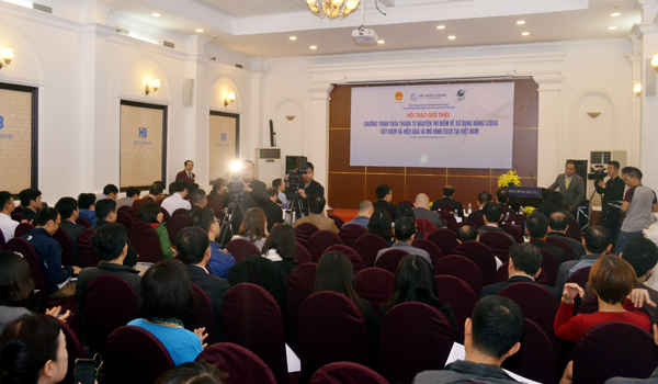 Toàn cảnh Hội thảo “Giới thiệu chương trình thỏa thuận tự nguyện thí điểm về sử dụng năng lượng tiết kiệm và hiệu quả và Mô hình ESCO tại Việt Nam”. 
