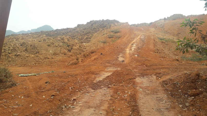  Kho nguyên liệu đất phục vụ cho sản xuất gạch Lam Sơn 