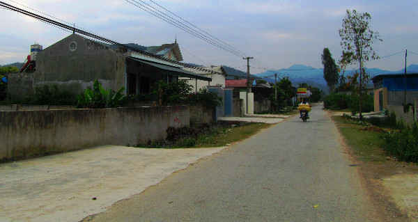 Nhà kiên cố được xây lên trên đất màu xã Thanh Hưng, huyện Điện Biên