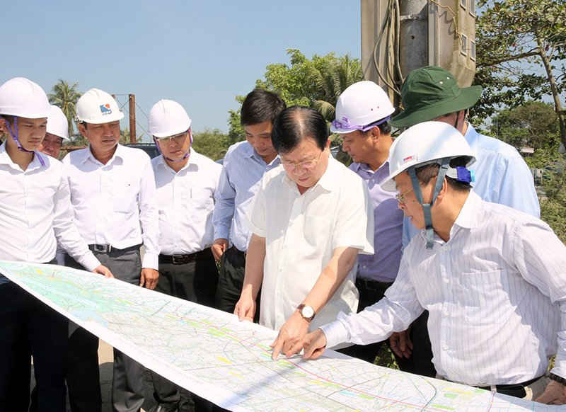 Phó Thủ tướng Trịnh Đình Dũng kiểm tra thực địa tuyến cao tốc Trung Lương - Mỹ Thuận - Cần Thơ 
