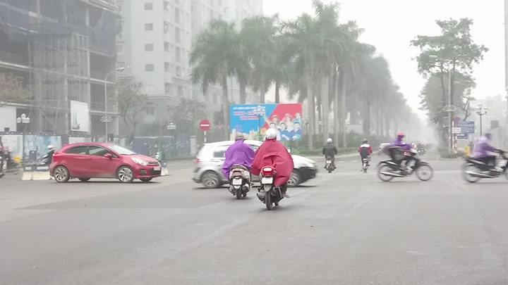 Thời tiết Hà Nội hôm nay tiếp tục có mưa, nhiệt độ tăng lên 1 độ C. Ảnh M. Đ