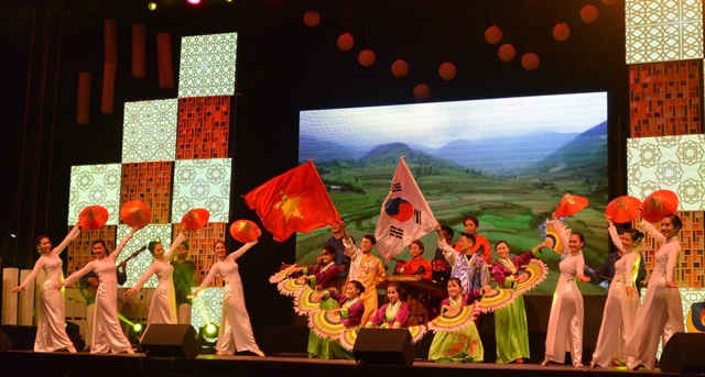 Các tiết mục văn hoá chào mừng “Những ngày Văn hoá Hàn Quốc tại Hội An”