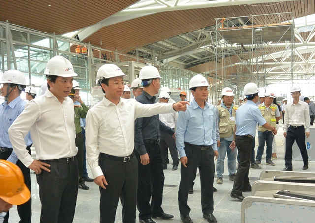 Bí thư Nguyễn Xuân Anh kiểm tra dự án xây dựng Nhà ga hành khách quốc tế Đà Nẵng