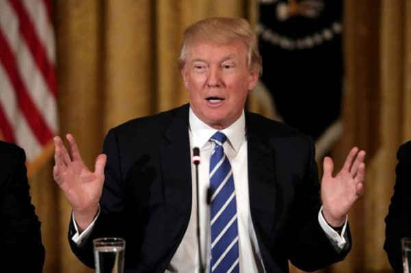 Tổng thống Mỹ Donald Trump tham dự cuộc họp tại Phòng phía Đông (East room) của Nhà Trắng ở Washington, Mỹ vào ngày 7/3/2017. Ảnh: REUTERS / Carlos Barria