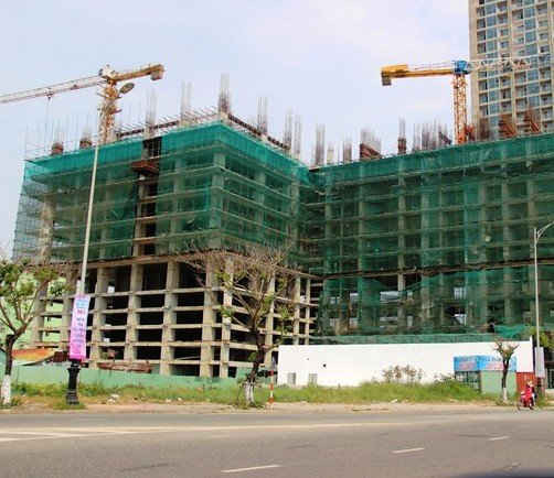 Công trình Tổ hợp khách sạn và căn hộ cao cấp Central Coast do Công ty Minh Đông xây dựng trái phép tới tầng 10 mới bị đình chỉ