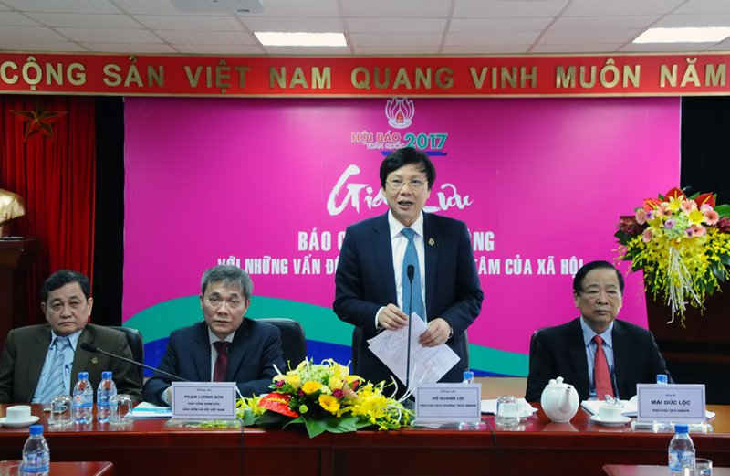 Ông Hồ Quang Lợi - Phó Chủ tịch Thường trực Hội Nhà báo Việt Nam phát biểu khai mạc buổi giao lưu