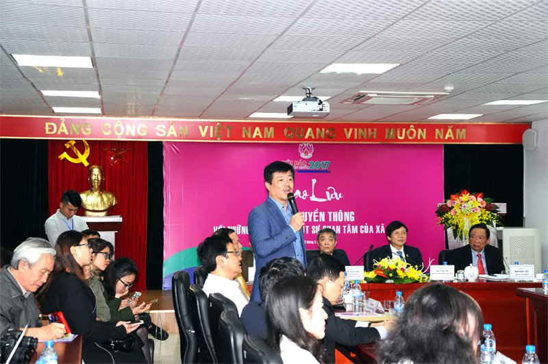 Phó Vụ trưởng Vụ Truyền thông & Thi đua khen thưởng (Bộ Y tế), ông Vũ Mạnh Cường nhận định truyền thông là một trong những nhiệm vụ quan trọng của ngành y tế