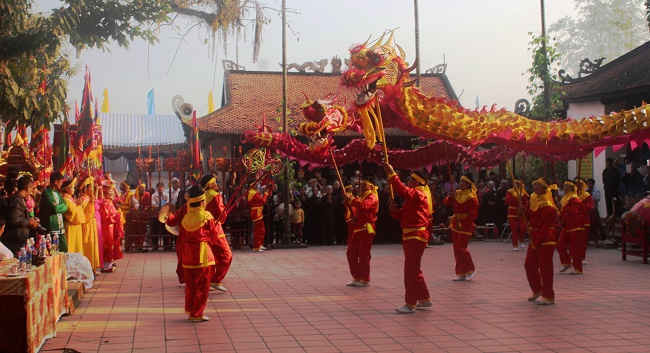 Màn múa rồng đặc sắc mở màn Lễ hội đền Hoàng Công Chất - Thành Bản Phủ