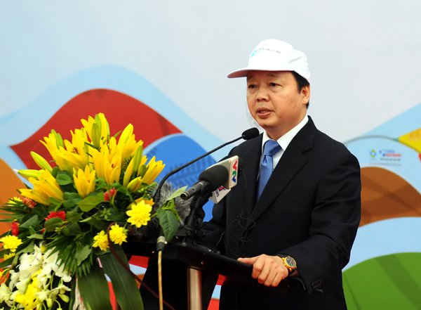 Phát biểu tại lễ mít tinh Quốc gia hưởng ứng Ngày Nước thế giới 2017 diễn ra sáng 22/3 tại Bắc Ninh, Bộ trưởng Trần Hồng Hà kêu gọi: Chúng ta hãy cùng nhau: Xử lý an toàn, tái sử dụng nước thải để biến nước thải thành tài nguyên