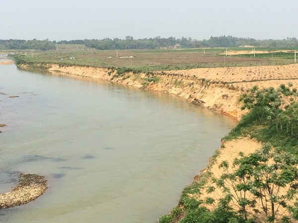 Sạt lở đất do khai thác cát tại cầu Hạnh Phúc, huyện Thọ Xuân