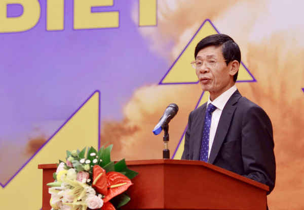 Thứ trưởng Bộ TN&MT Chu Phạm Ngọc Hiển phát biểu tại Lễ mít tinh