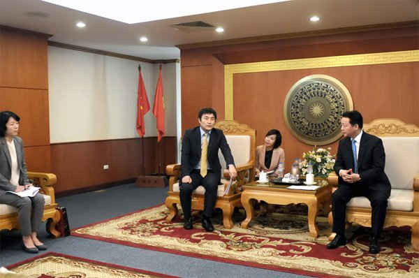 Bộ trưởng Trần Hồng Hà chúc mừng ông Kim JinOh được bổ nhiệm vào vị trí Giám đốc quốc gia của KOICA tại Việt Nam