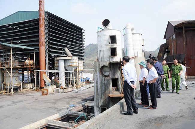 Đoàn kiểm tra liên nghành của tỉnh Lào Cai đi kiểm tra thị sát nhà máy luyện kim mầu của Công ty CP Tứ Đỉnh.