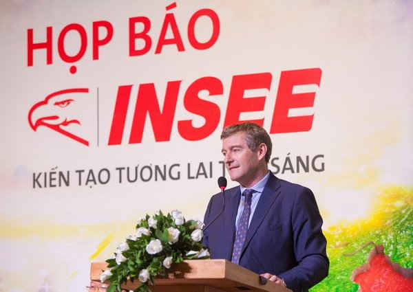 Ông Philippe Richart – Tổng Giám đốc của INSEE tại Việt Nam phát biểu tại buổi họp báo công bố thương hiệu INSEE