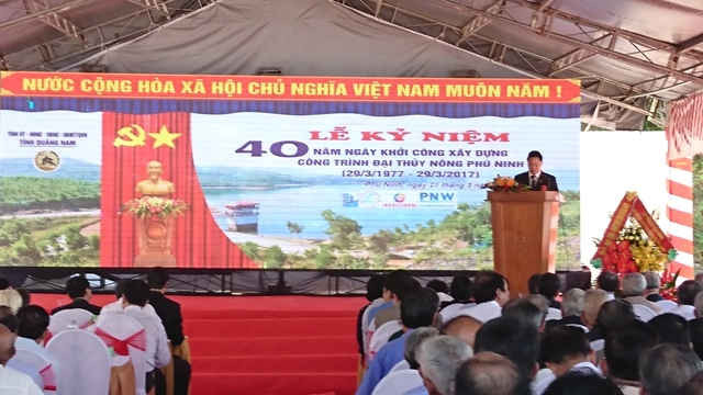 Phó Chủ tịch UBND tỉnh Quảng Nam Lê Trí Thanh đọc diễn văn tại lễ kỷ niệm 