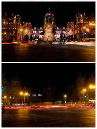 Một hình ảnh kết hợp cho thấy Trạm cuối Chhatrapati Shivaji (CST) (từng được gọi là Victoria Terminus) trước và sau khi đèn tắt để hưởng ứng Giờ Trái đất ở Mumbai, Ấn Độ vào ngày 25/3/2017. Ảnh: REUTERS / Shailesh Andrade