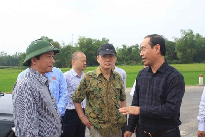 Thứ trưởng Lê Đình Thọ trực tiếp kiểm tra tuyến QL1 Bình Định.