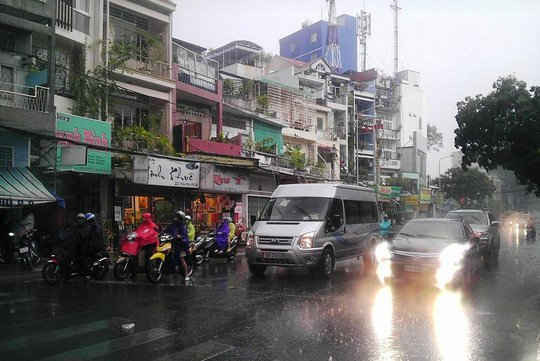 Nam Bộ  tiếp tục mưa trái mùa