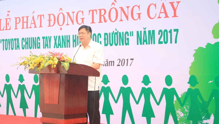 Ông Nguyễn Ngọc Bình, Phó Chủ tịch Thường trực HĐND tỉnh Vĩnh Phúc kêu gọi các cấp, các ngành, Đoàn thanh niên và các cháu học sinh luôn quan tâm đến hoạt động trồng cây xanh