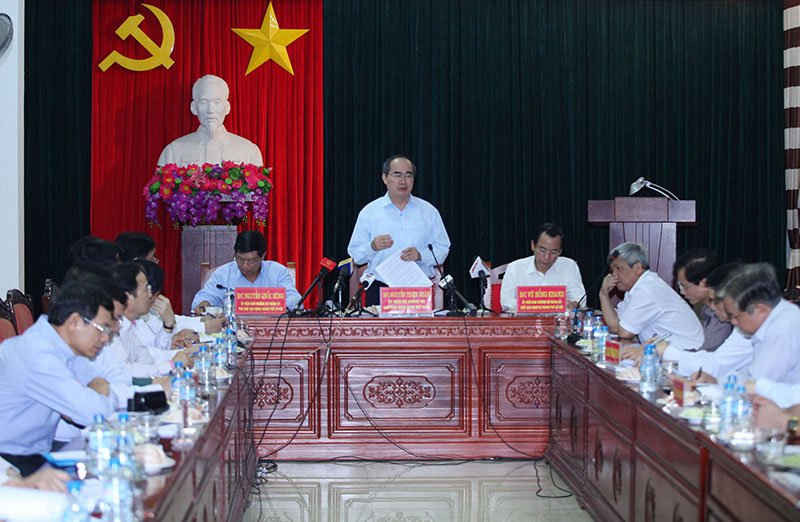 Chủ tịch Ủy ban Trung ương MTTQ Việt Nam Nguyễn Thiện Nhân khẳng định không thể để người dân đơn độc, tự tổ chức chống lại hiện tượng cát tặc.