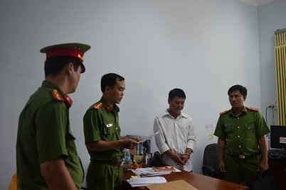 Phạm Thanh Hải nghe lệnh bắt tạm giam.