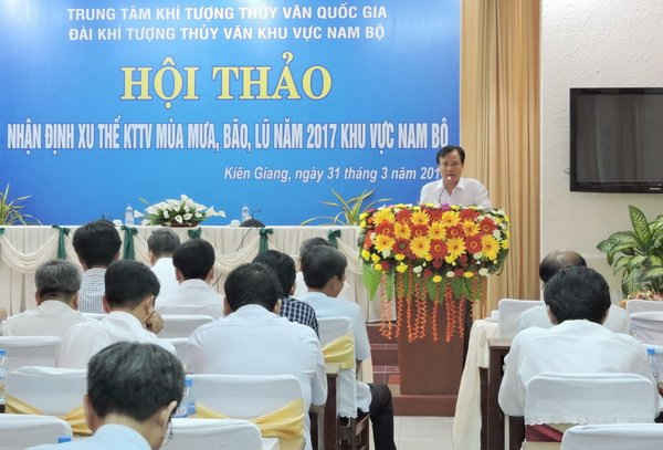 Ông Lê Ngọc Quyền – Giám đốc Đài Khí tượng KTTV Khu vực Nam Bộ phát biểu tại Hội thảo