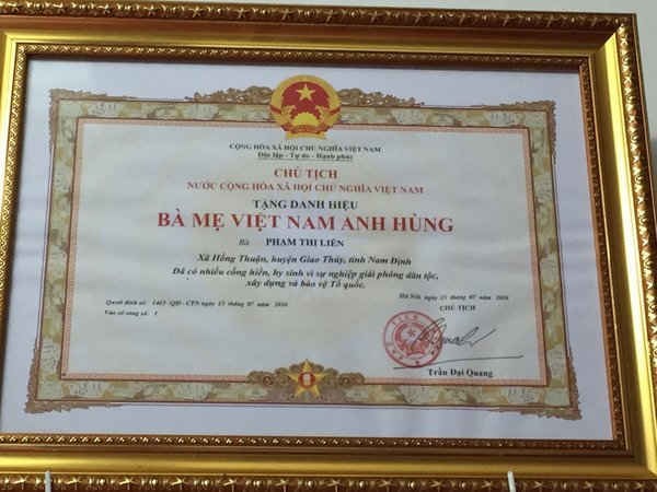 Mẹ Việt Nam Anh hùng