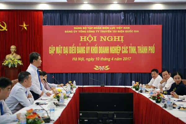Ông Đặng Phan Tường, Bí thư Đảng ủy - Chủ tịch HĐTV EVNNPT phát biểu tại Hội nghị