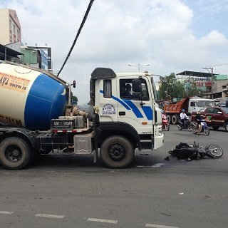 Nhiều vụ tai nạn kinh hoàng do xe Bê tông xi măng Tây Đô gây ra tại trung tâm thành phố Cần Thơ.