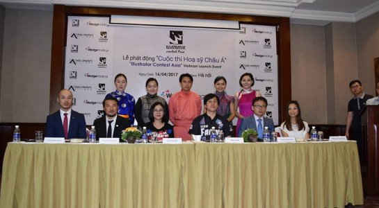 Các đại biểu chụp ảnh tại lễ phát động cuộc thi tìm kiếm họa sĩ truyện tranh châu Á