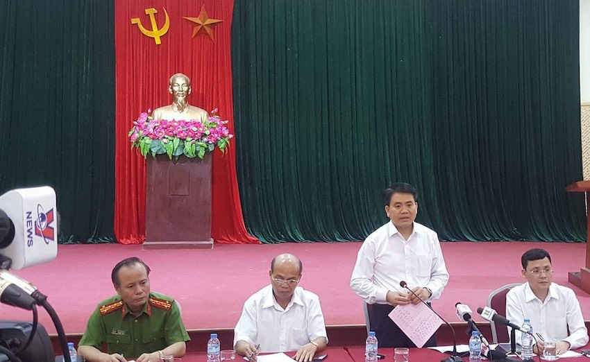  Ông Nguyễn Đức Chung khẳng định sẽ chỉ đạo lực lượng công an ngăn chặn các đối tượng lạ mặt đến quấy nhiễu người dân, đảm bảo an toàn về người cũng như tài sản của người dân địa phương. 