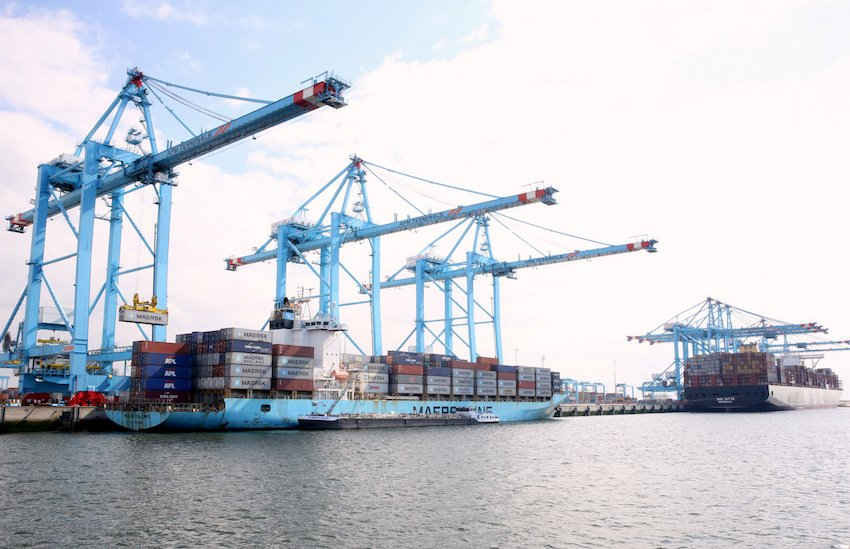 Hơn 1/2 hàng hóa của Việt Nam xuất sang châu Âu đi qua cảng Rotterdam.