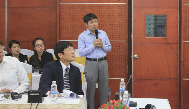 Ông Nguyễn Trung Thắng - Phó Viện trưởng Viện Chiến lược Chính sách Tài nguyên và Môi trường, Bộ TN&MT tham luận về tác động của ô nhiễm không khí tới tình hình KT-XH