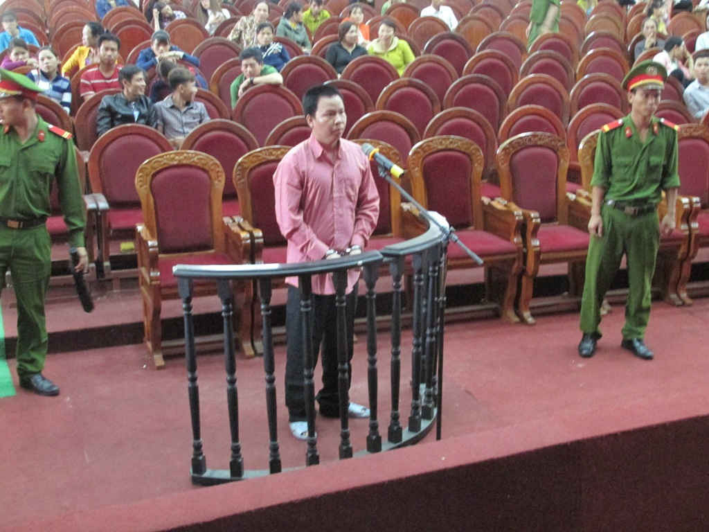 Trần Văn Hùng tại phiên tòa