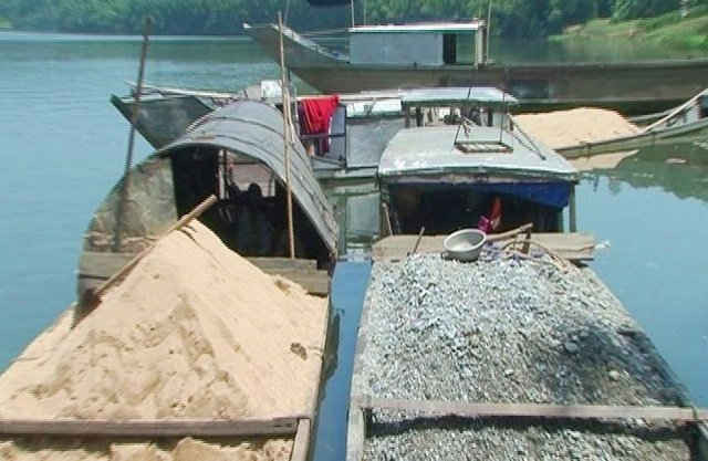 Nhiều trường hợp vi phạm khai thác cát sỏi trên sông Hương đã bị lực lượng chức năng phát hiện liên tiếp